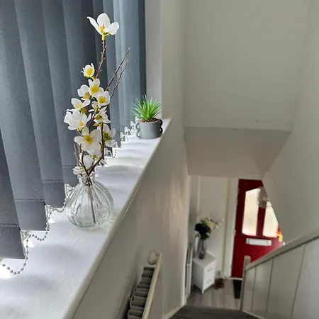 Peaceful Ideal For Contractors And Family Apartment Leeds (West Yorkshire)