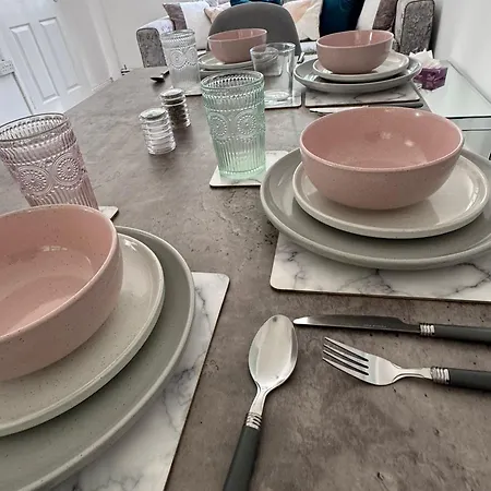 Apartment Peaceful Ideal For Contractors And Family Leeds (West Yorkshire)