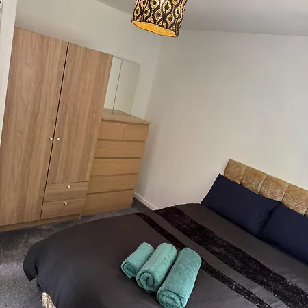 Peaceful Ideal For Contractors And Family Leeds (West Yorkshire)